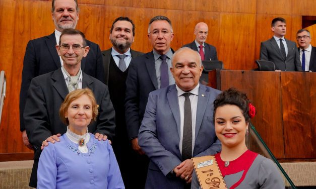 Parlamento Gaúcho faz homenagem à Revolução Farroupilha